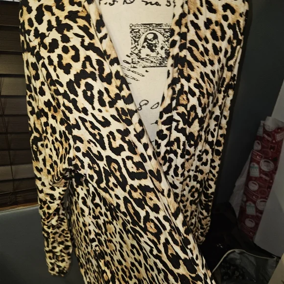 Cato Womans Long Sleeve Cheetah Print Cardigan Size 18W/20W - Picture 2 of 12